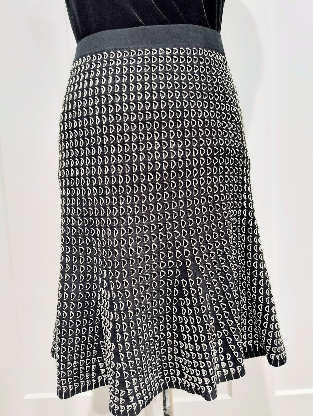 Ann Taylor Black & White Circle-Print Skater Skirt